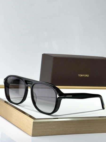 TOM FORD Sunglasses-194